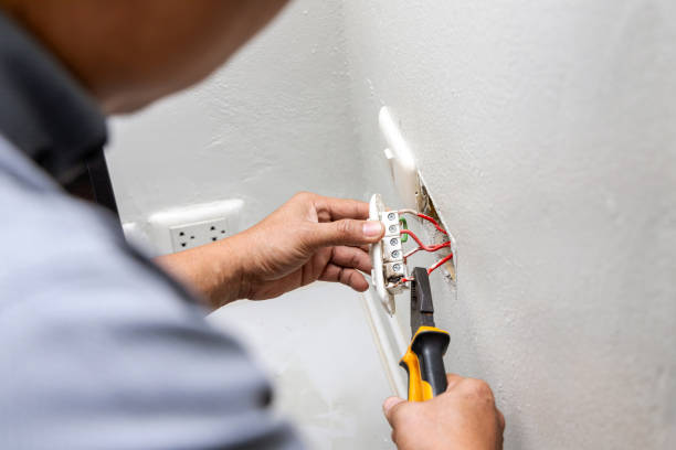 Best Affordable Emergency Electrician  in East Uniontown, PA